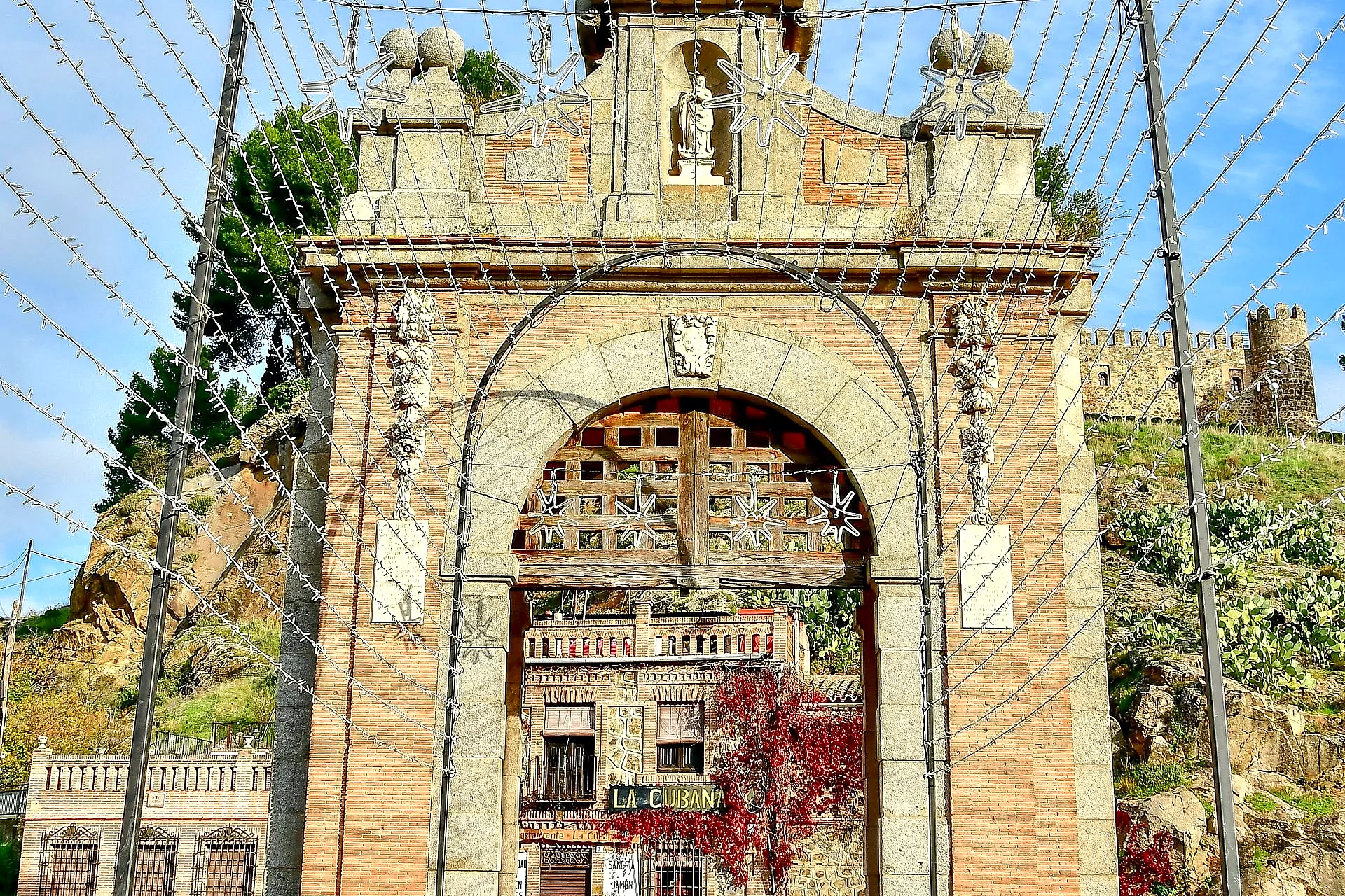 Real Alcazar Seville tickets – Puerta del León entrance gate 2026