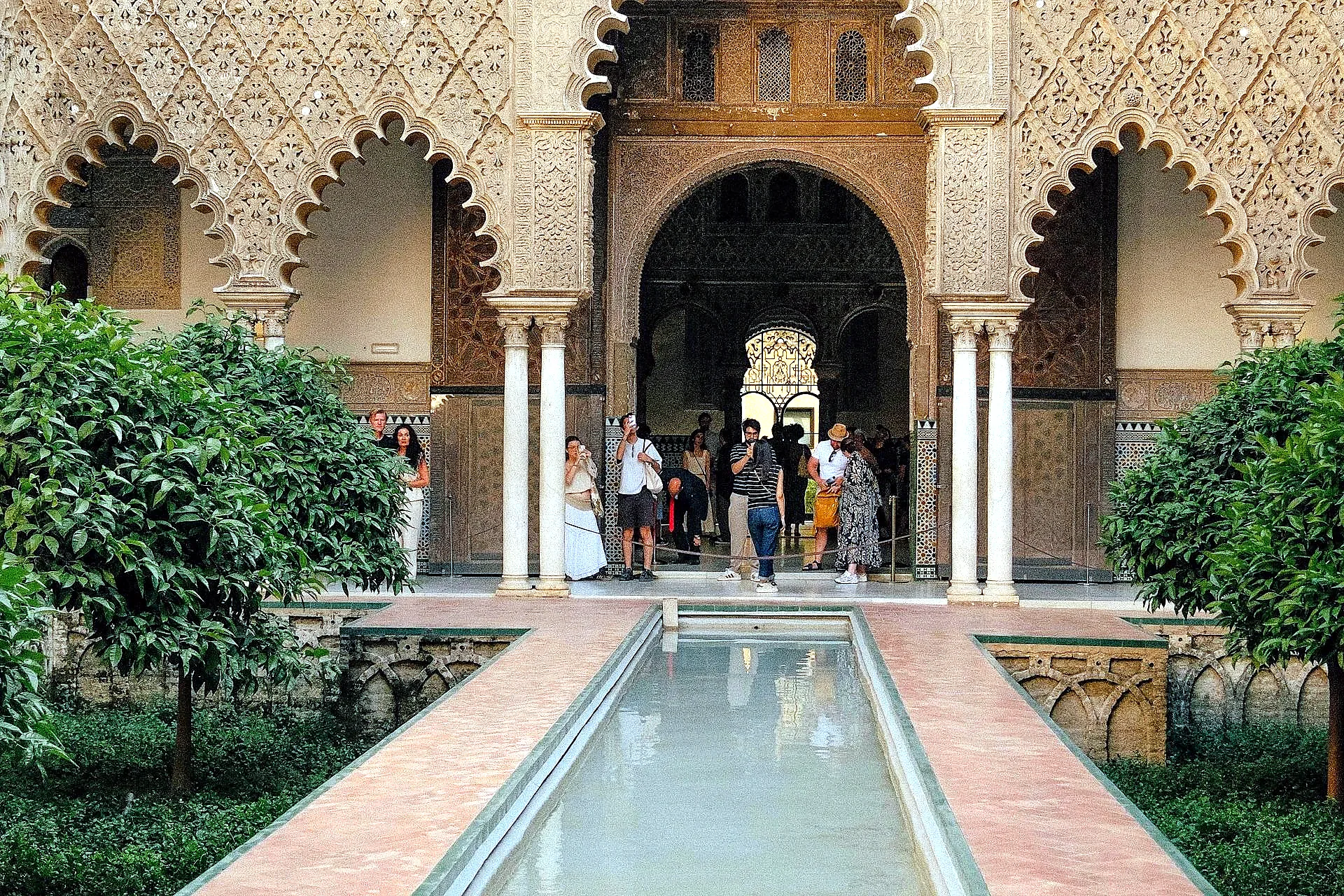 Alcazar photography sequence seville entrance approach - Photographing the Real Alcazar