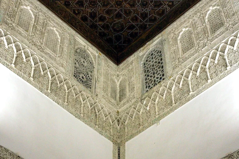 Real Alcazar Night Visit vs Day Visit: What the Courtyard Looks Like After Dark