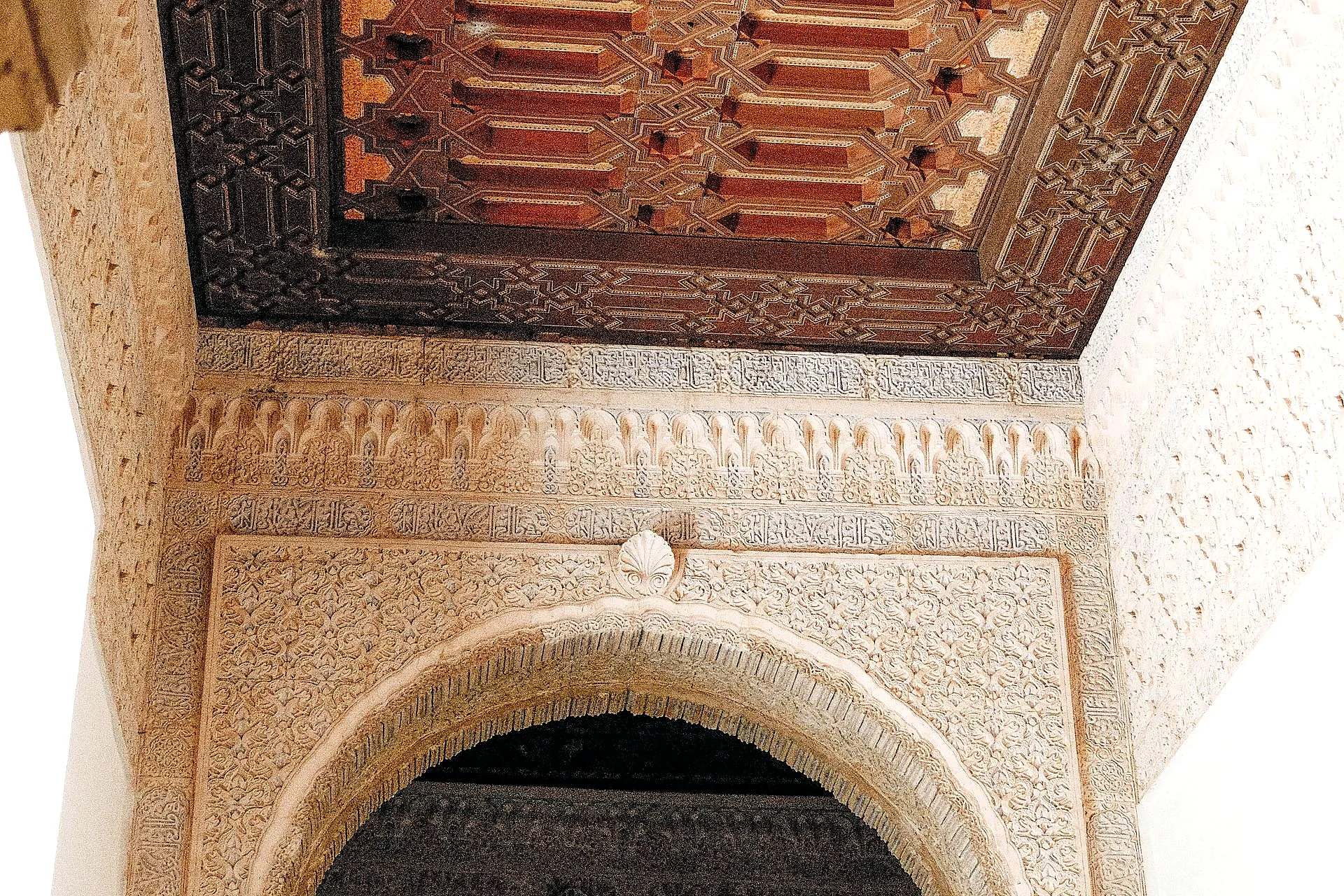 Alcazar guided tour vs audio guide comparison seville