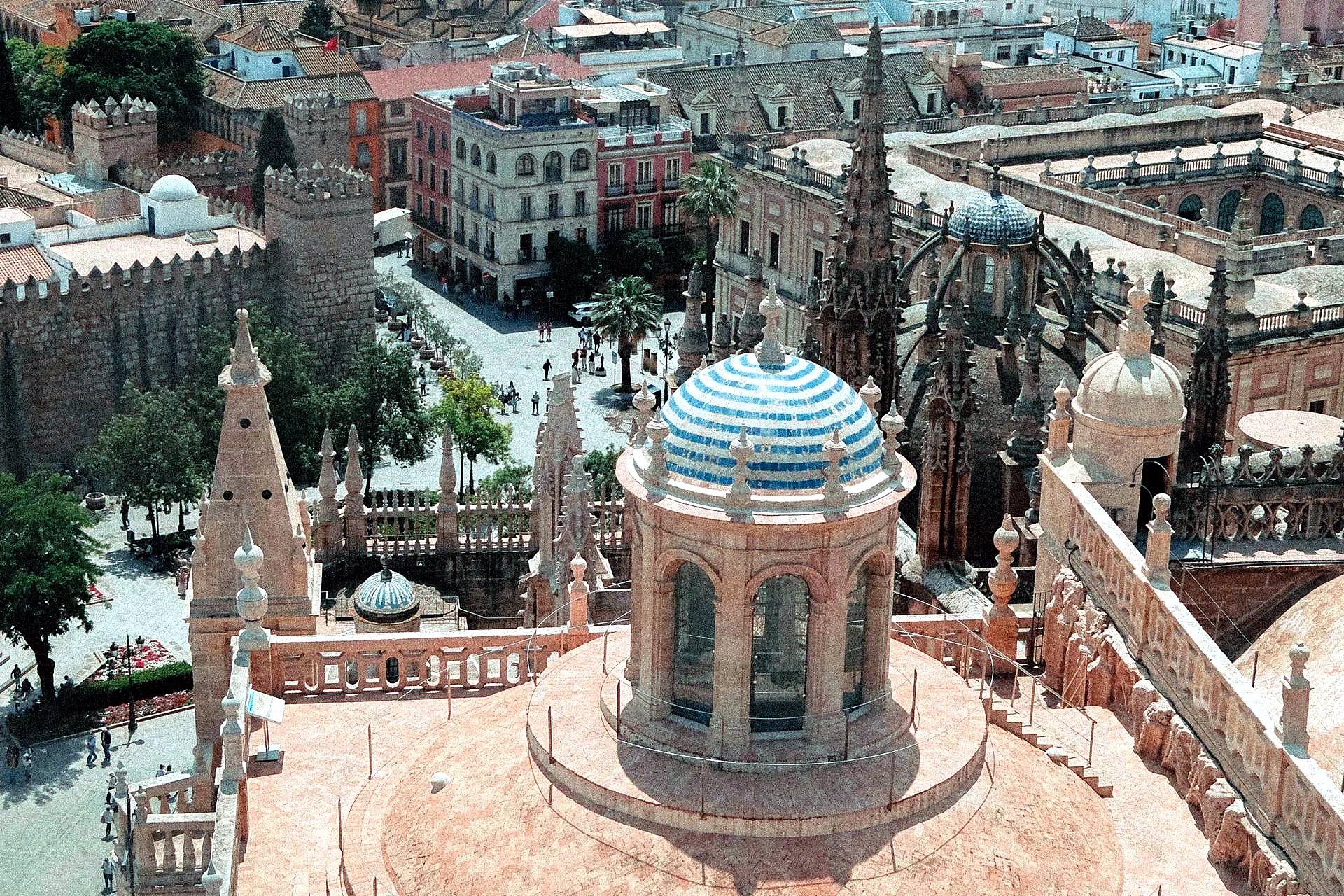 Seville Cathedral and Alcázar seen together from the historic centre - Cathedral and Alcazar Combo Tickets