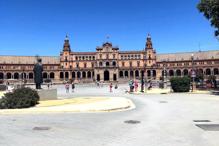 Skip-the-Line Tours in Seville 2026: When They Work and When They Are Not Worth It