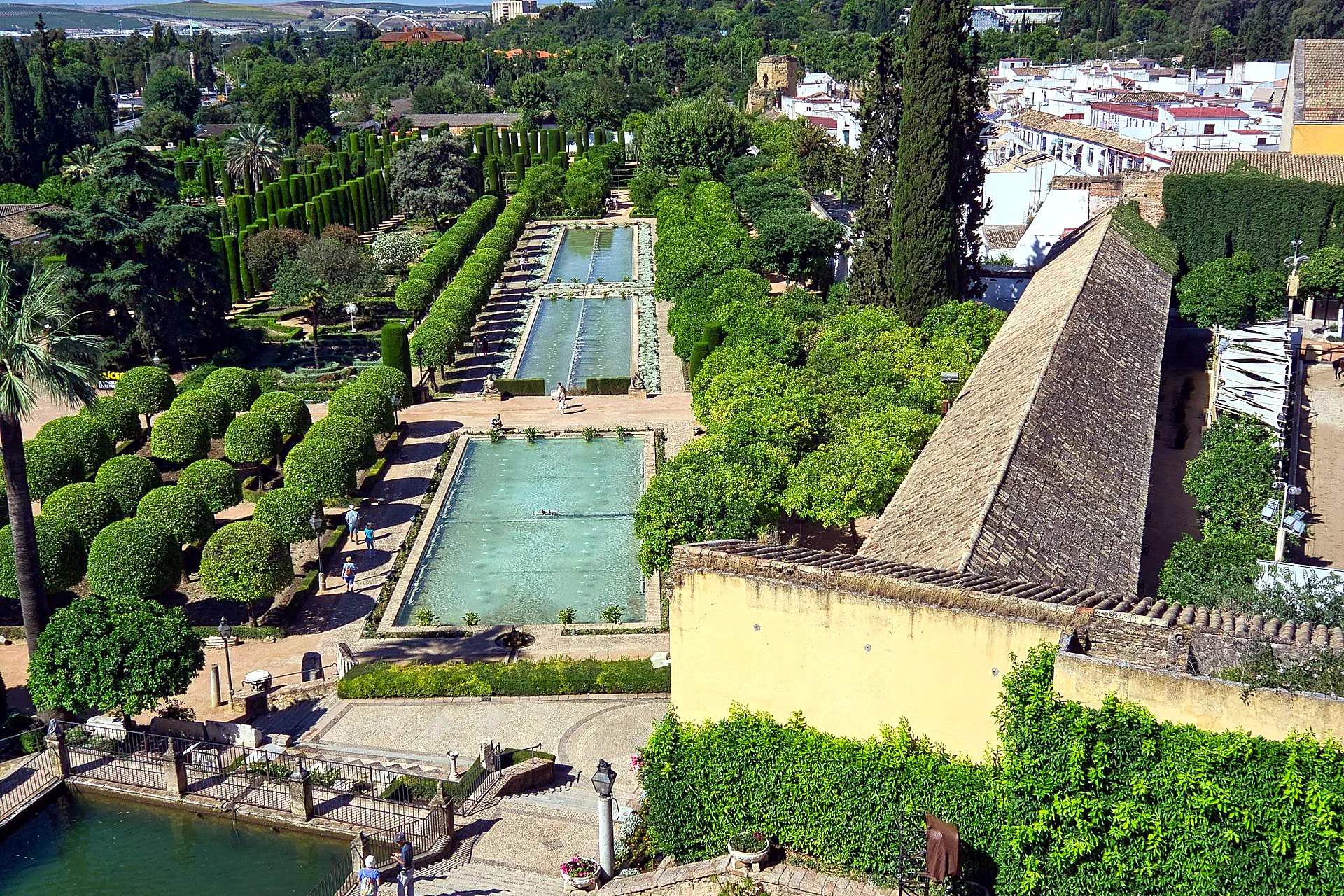 Córdoba what it offers Mezquita Alcazar gardens unique experience