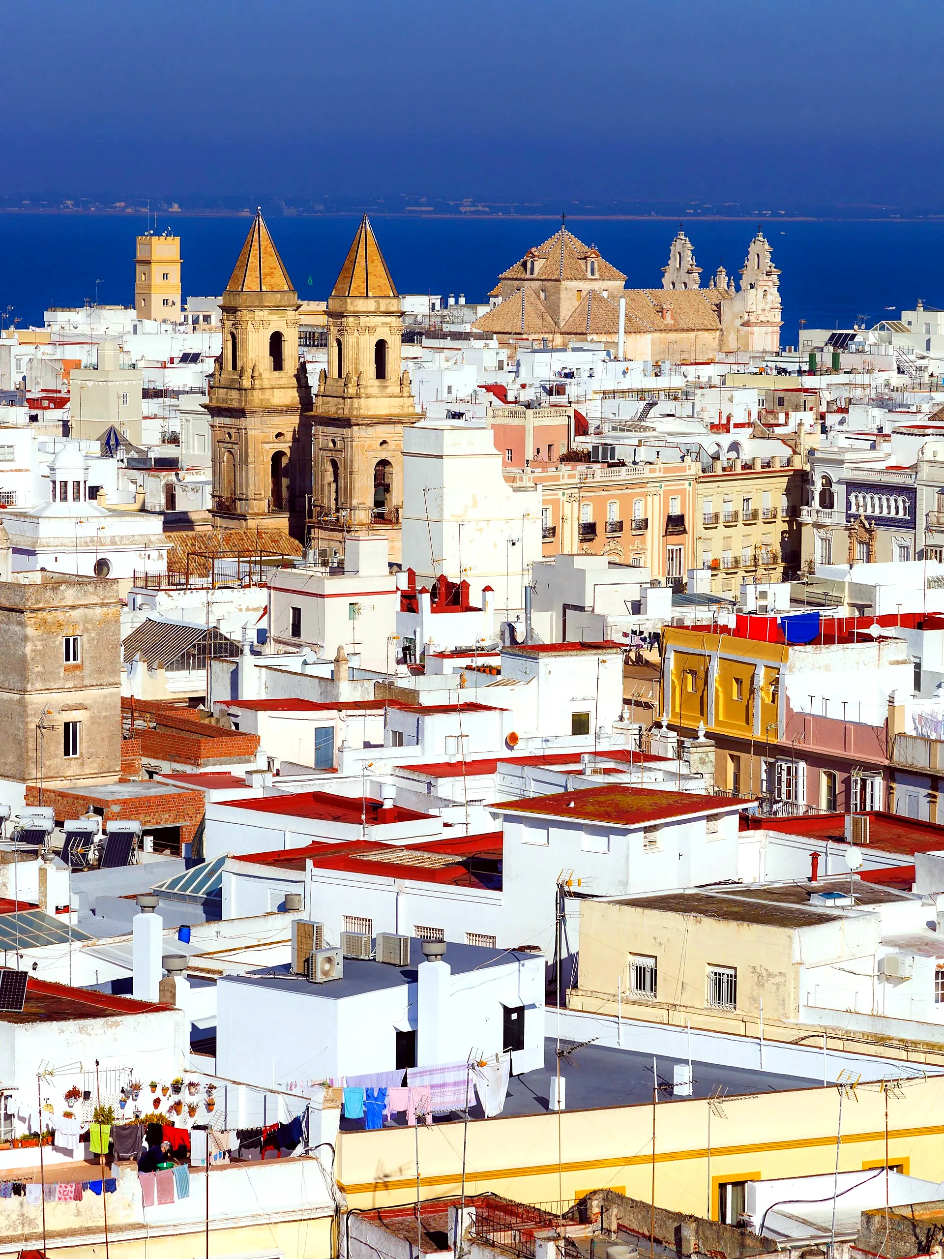Cádiz coastal promenade with views of the Atlantic Ocean